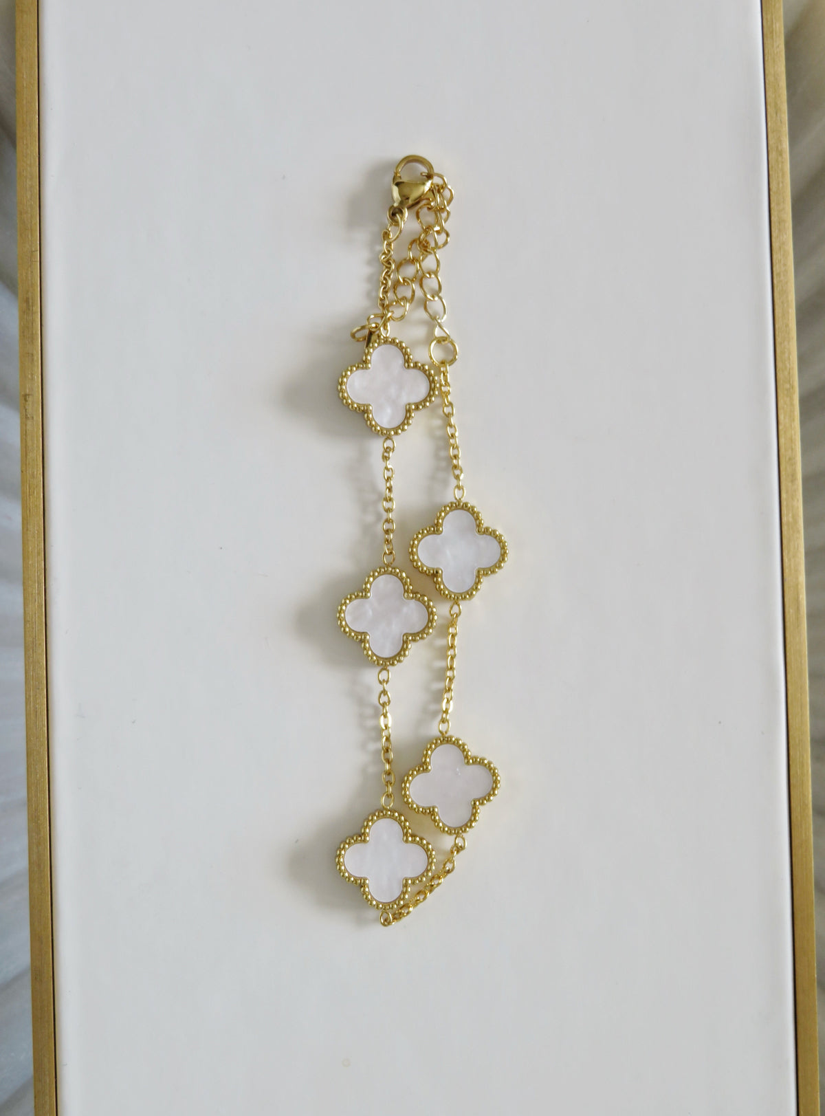 Luck Intention -Pearl Shell Clover Bracelet