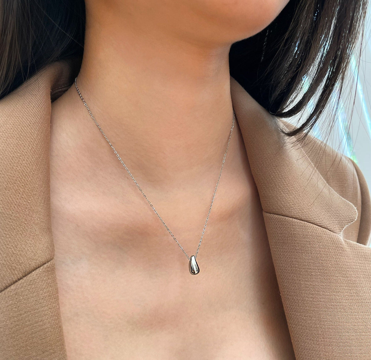 PENELOPE SILVER TEARDROP PENDANT NECKLACE