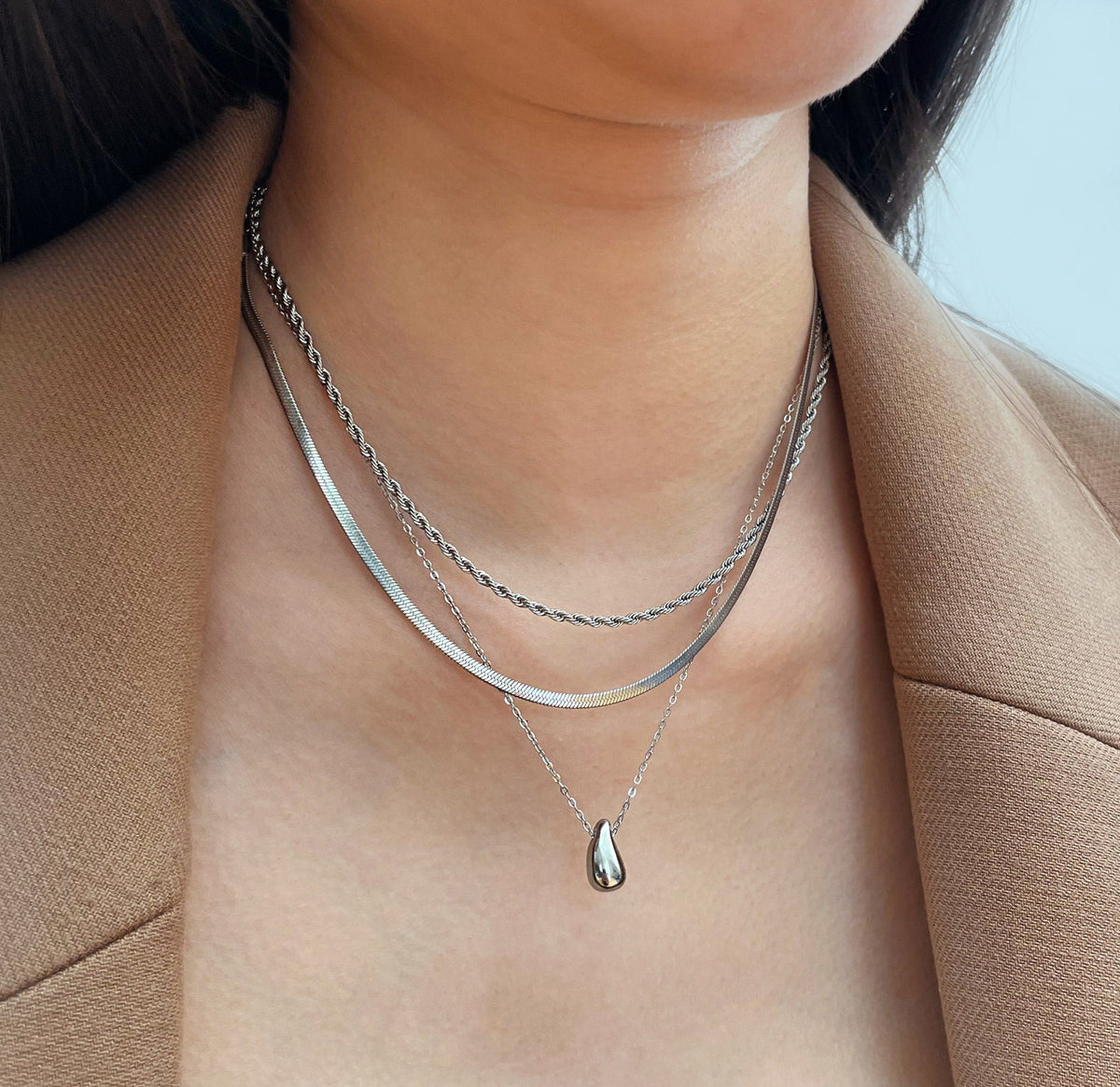 PENELOPE SILVER TEARDROP PENDANT NECKLACE