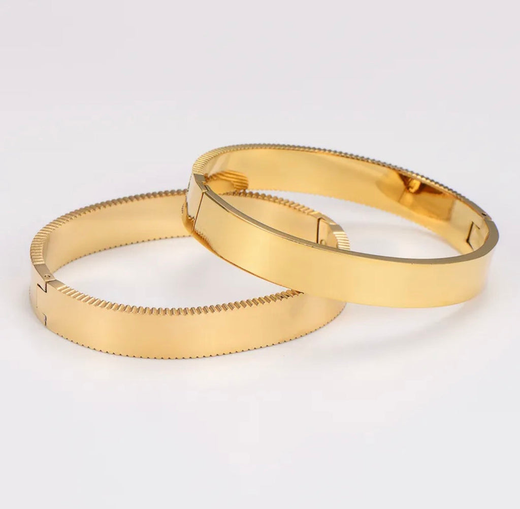 Manifest Luck - Clover Bangle
