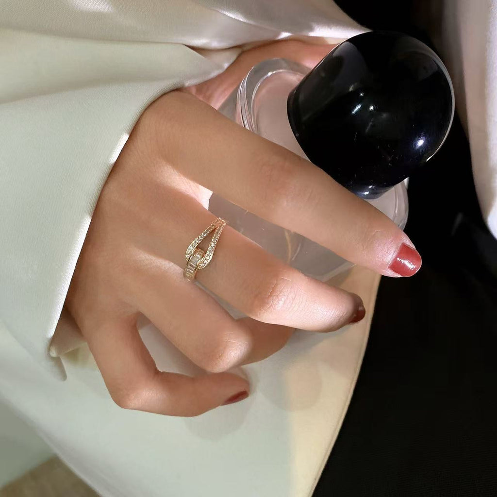 Horseshoe Zircon Ring
