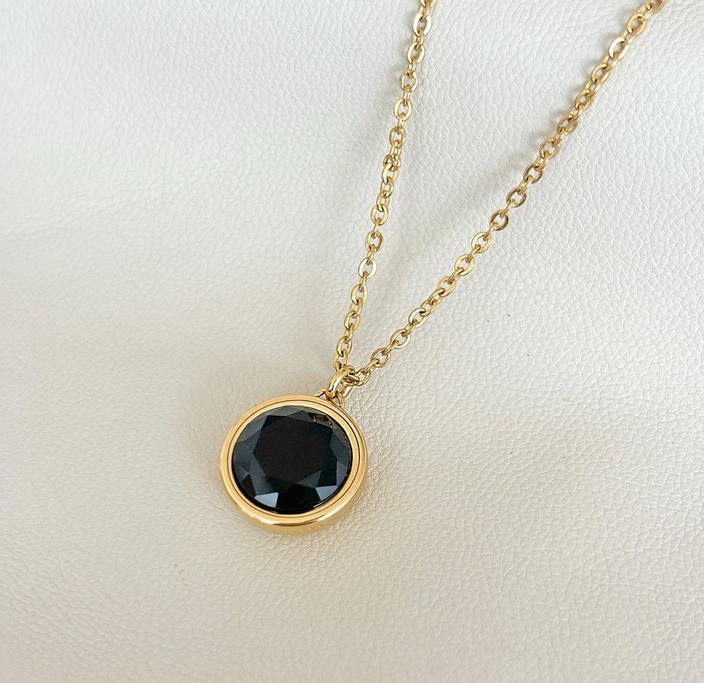 GOLD BLACK STONE PENDANT NECKLACE