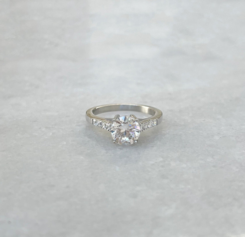 YVE GOLD DIAMOND PROMISE RING