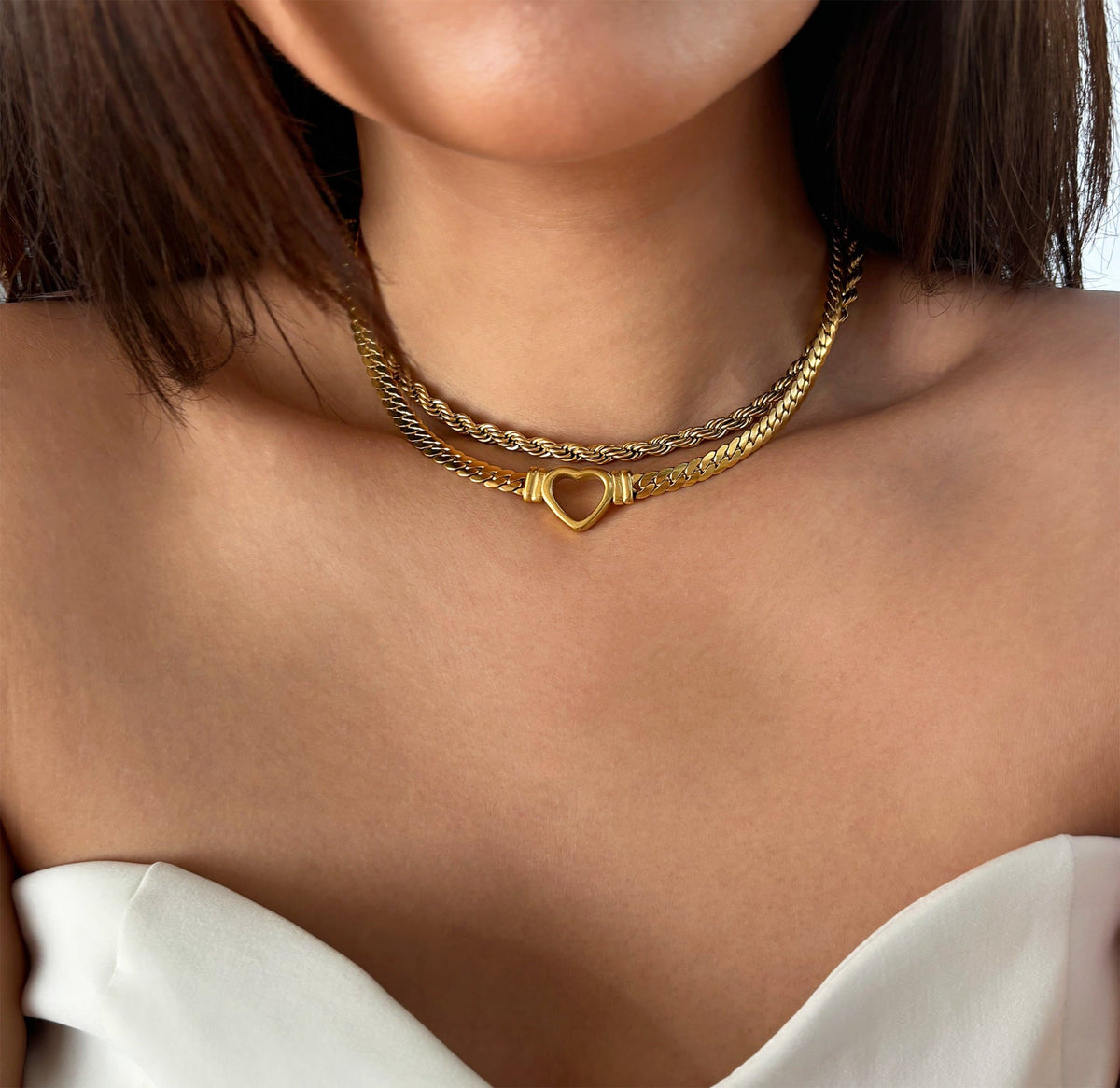 VITTORIA GOLD HEART SNAKE CHAIN NECKLACE