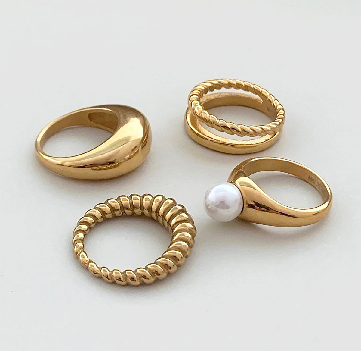 CAPRI GOLD DOME RING