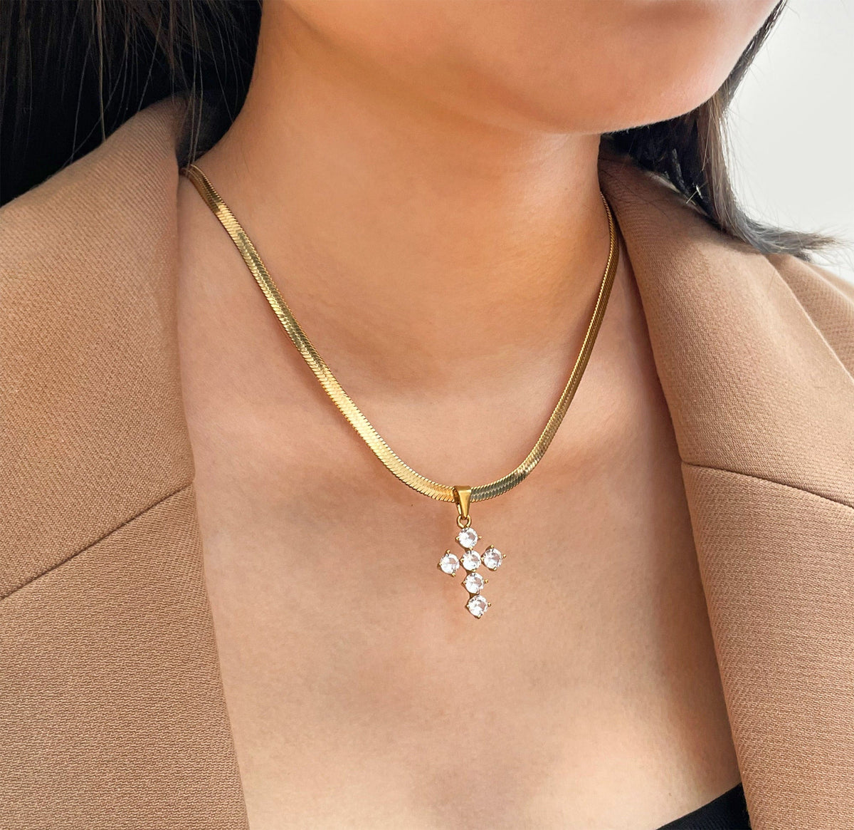 DOLCE GOLD CZ DIAMOND CROSS PENDANT NECKLACE