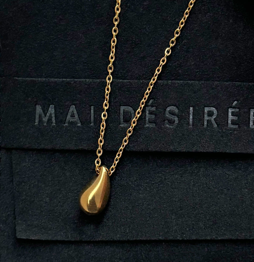 PENELOPE GOLD TEARDROP PENDANT NECKLACE