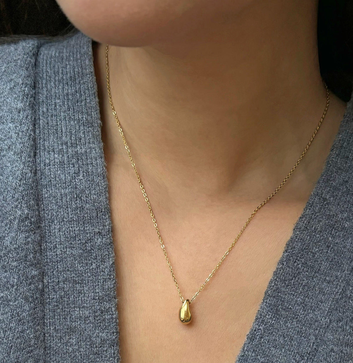 PENELOPE GOLD TEARDROP PENDANT NECKLACE