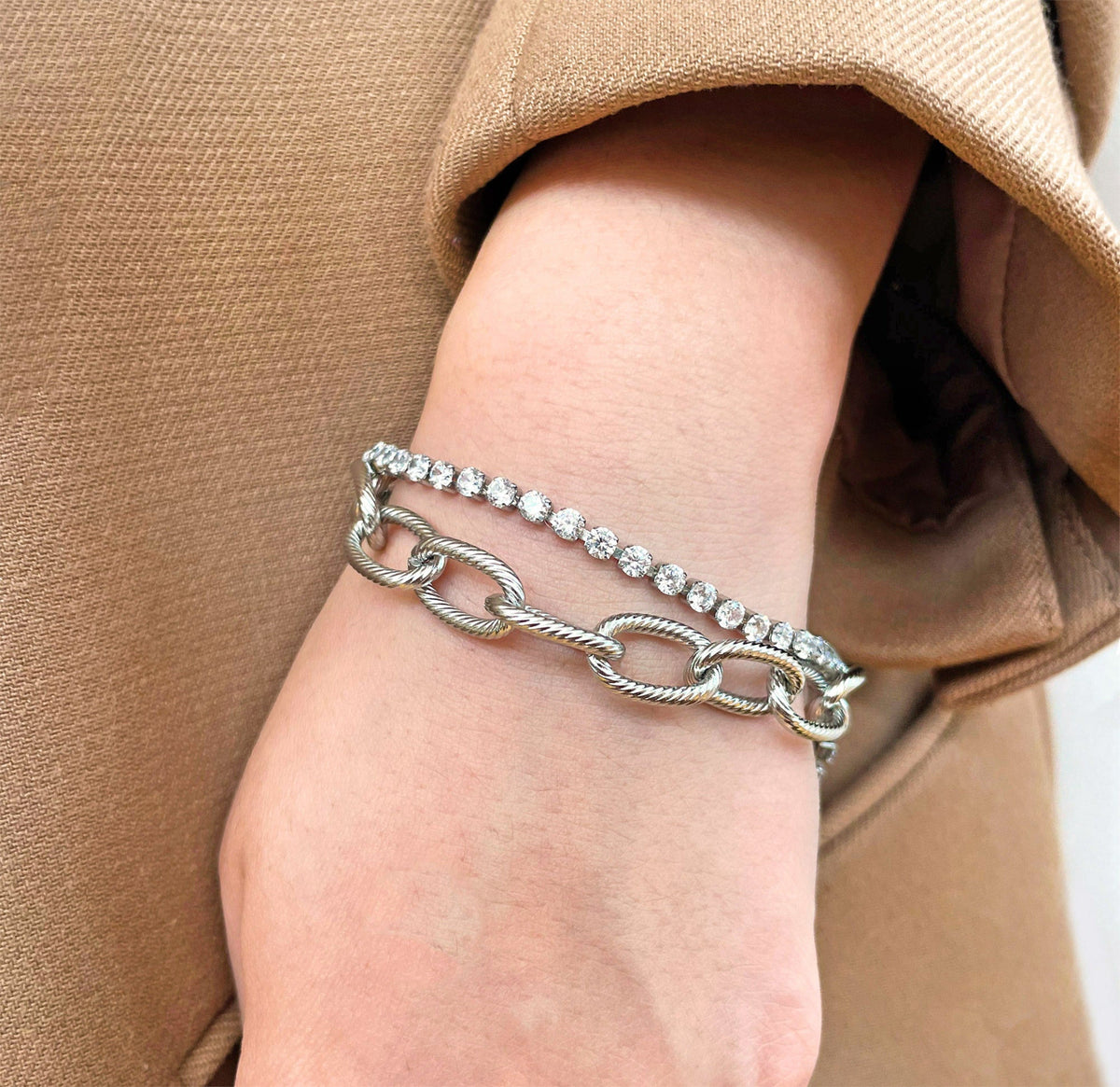 CARLY SILVER TEXTURE LINK CHAIN BRACELET