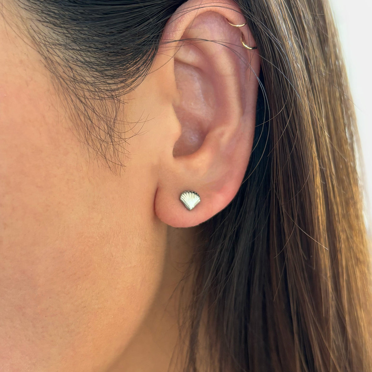 HOLLY DAINTY SILVER SEA SHELL STUD EARRINGS