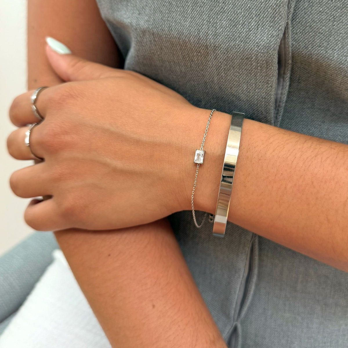PEYTON SILVER DAINTY EMERALD PENDANT BRACELET