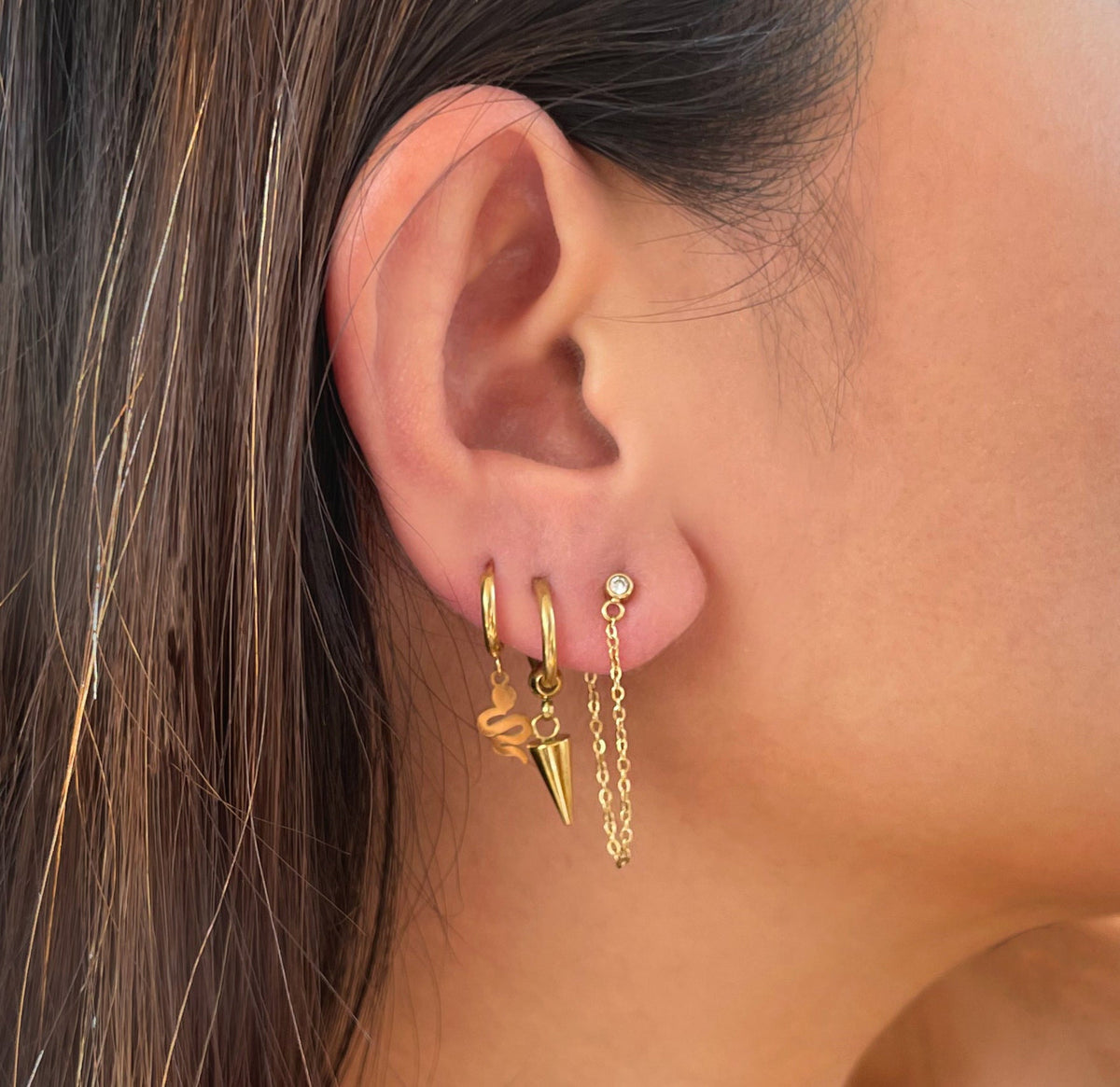 JOAN SOLITAIRE STUD GOLD LOOP CHAIN EARRINGS