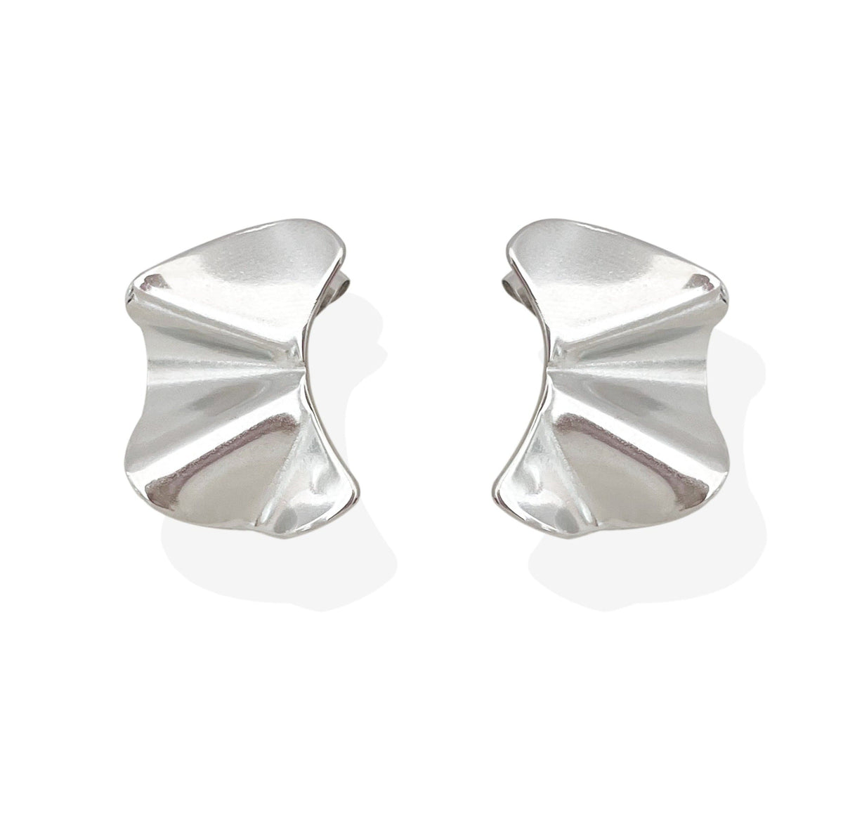 JACQUELINE SILVER WAVY STUD EARRINGS